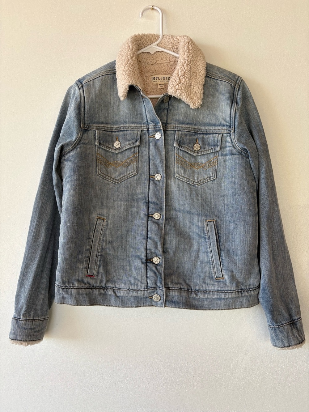 Idyllwind Light Blue Denim Jacket with Cream Sherpa Collar